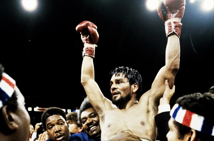 How many knockouts does Roberto Duran have?