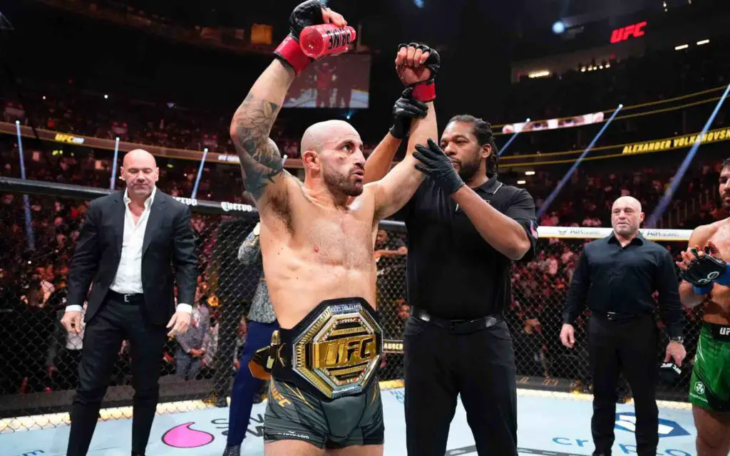 Alexander Volkanovski celebrates UFC 290 victory at after party with Shaquille O'Neil and Nuggets star Jamal Murray 