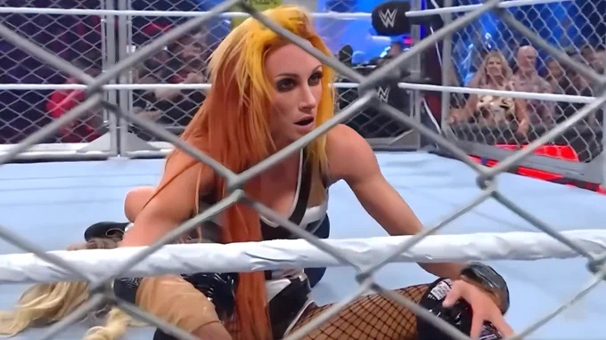 Becky Lynch Beats Trish Stratus
